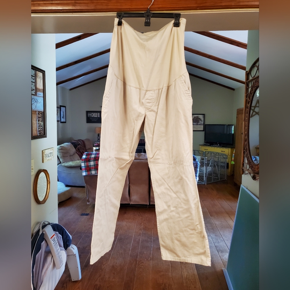 Liz lange maternity size 18 khakis. Excellent condition.